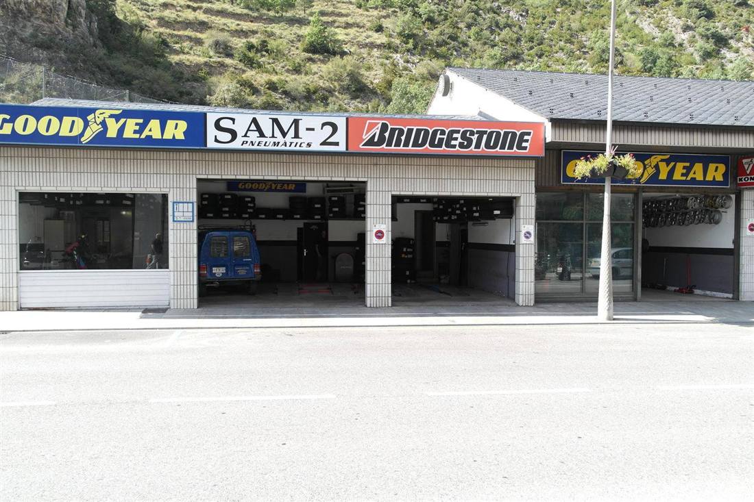 SAM 2
